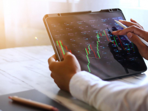 買不起台達電，這3檔ETF只要1~3萬就能搭上AI電車！投資的路不只一條：站在對的方向就對了